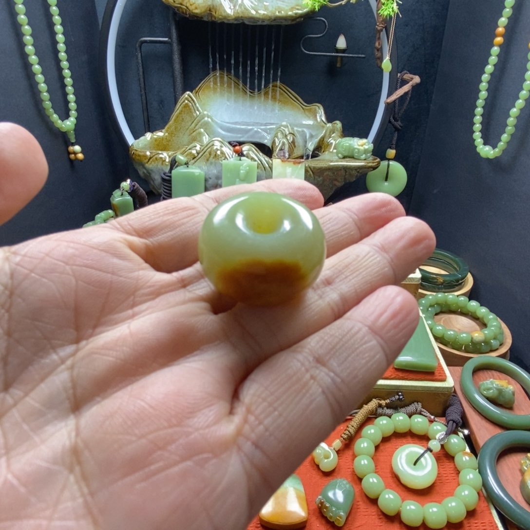 岫岩河磨玉（透闪石质玉）吊坠未镶嵌