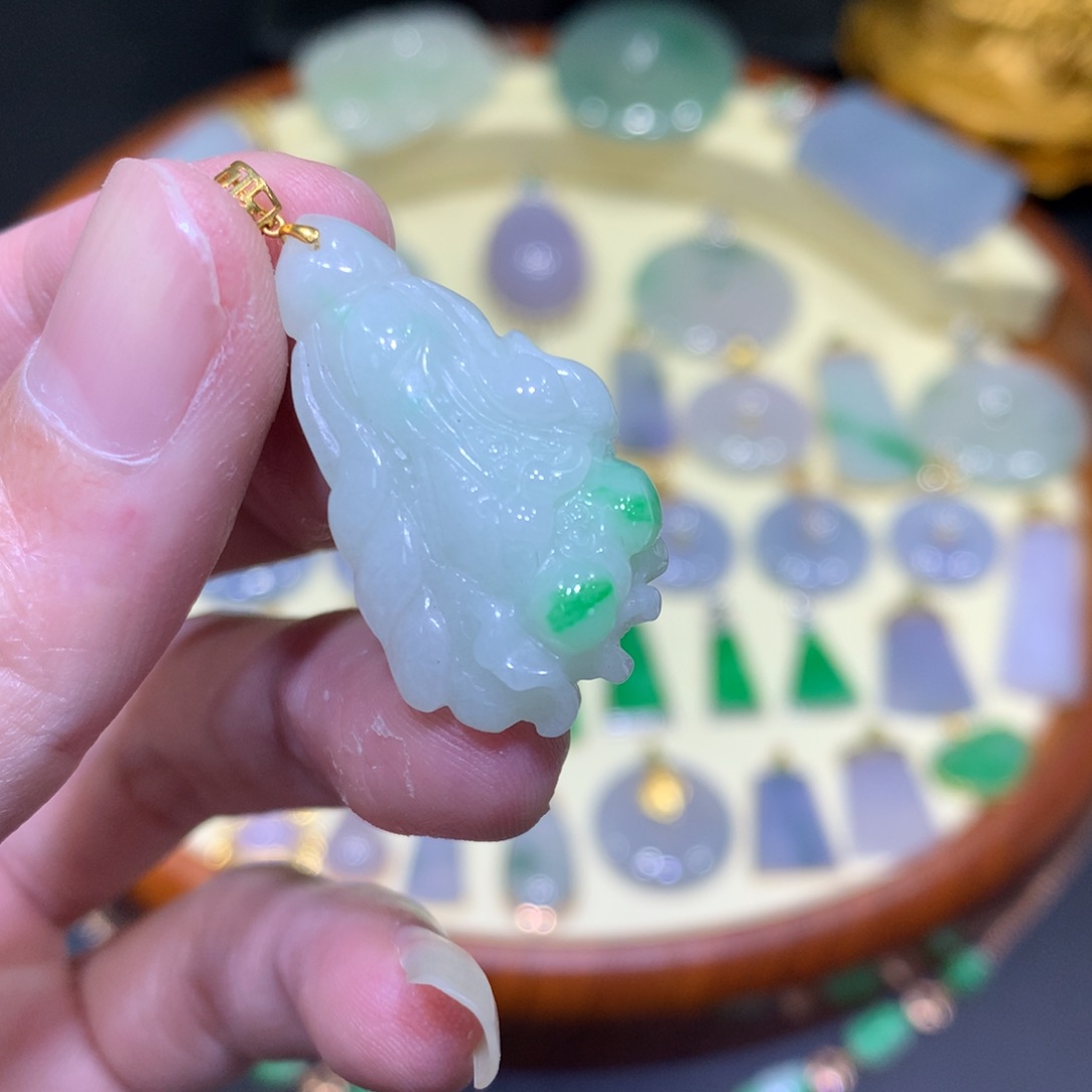 翡翠吊坠(不含链)18K金镶嵌