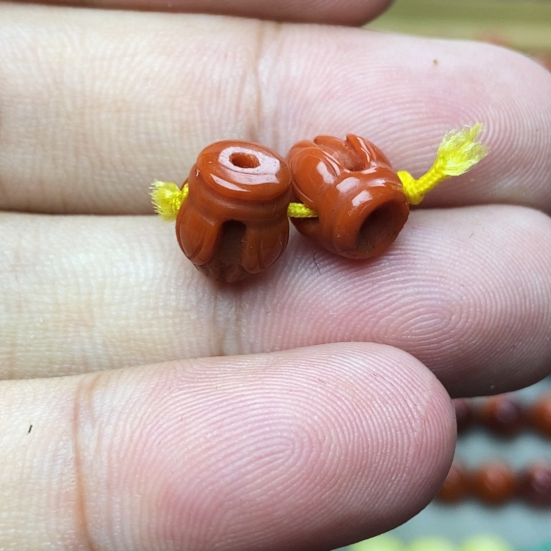 南红玛瑙未镶嵌配饰有瑕疵