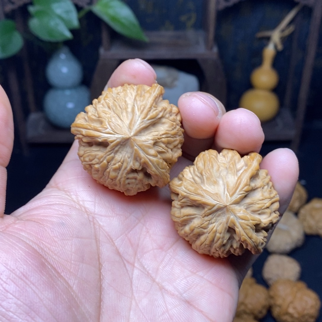 文玩核桃吊坠40玉龙球奔