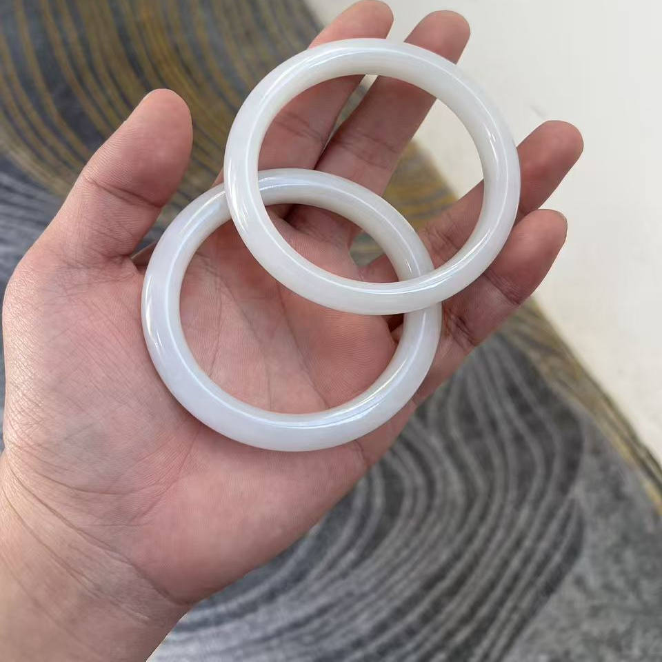 (龙哥专属）新疆和田玉手镯Q10104710001（多样性发货拍一发一）