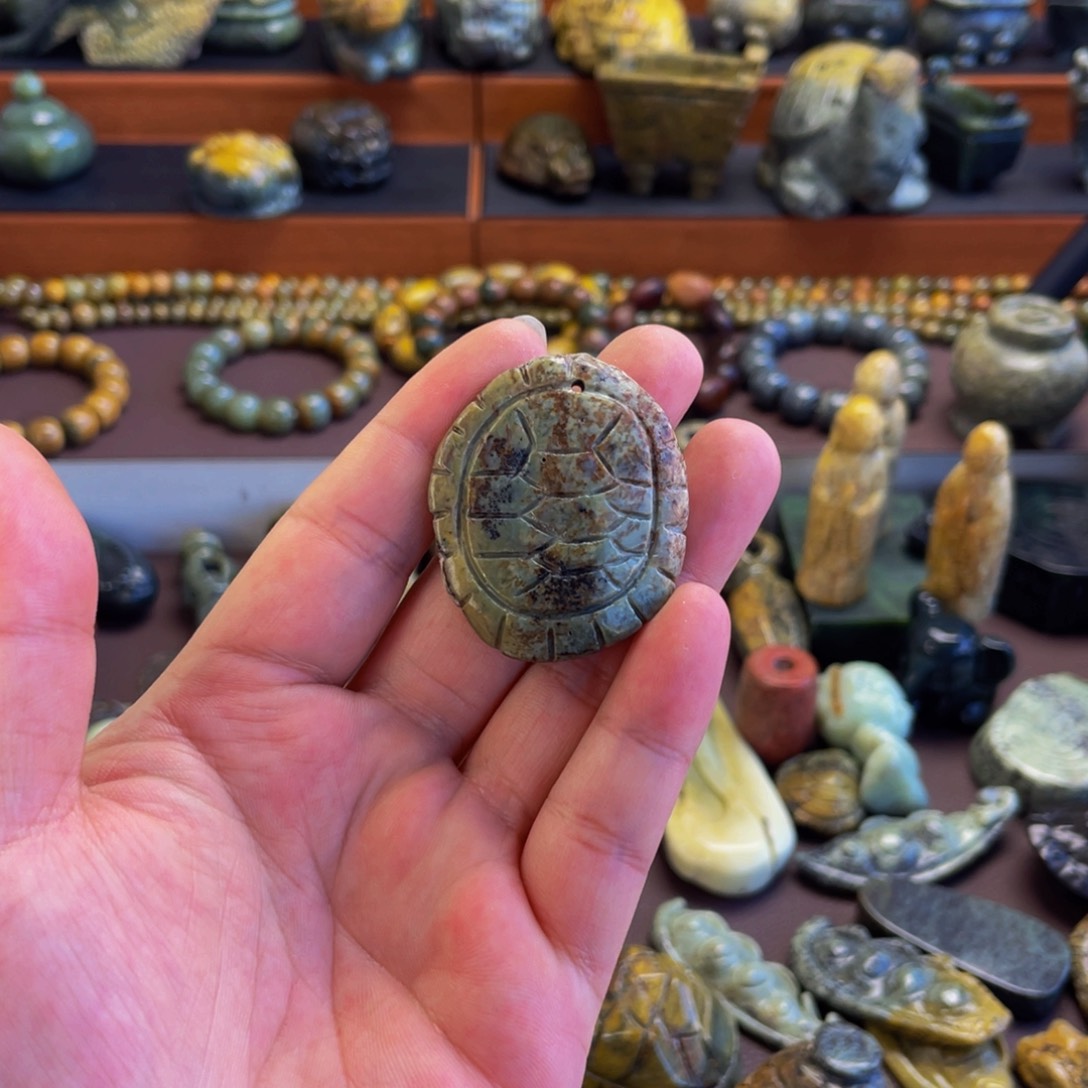 【闪购商品】未镶嵌岫岩河磨玉（透闪石质玉）挂件