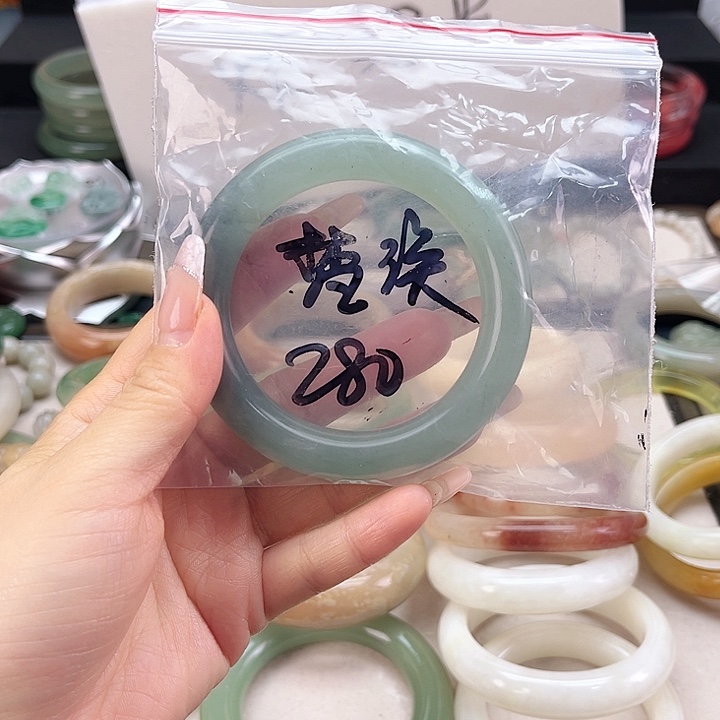 石英石非金属熊猫