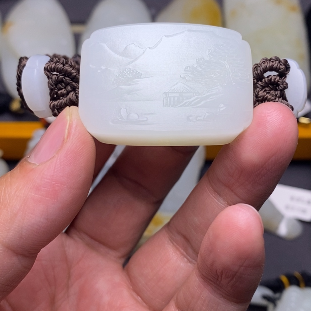 和田玉未镶嵌车挂