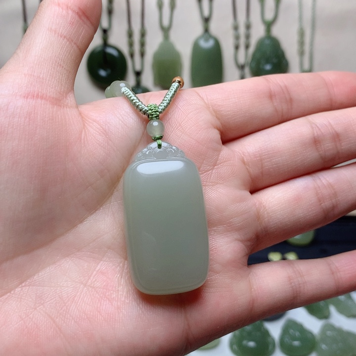 和田玉吊坠未镶嵌