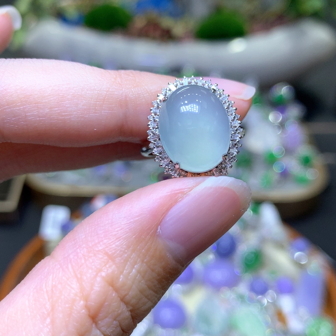 【闪购商品】翡翠颈饰18K金镶嵌翡翠吊坠项链