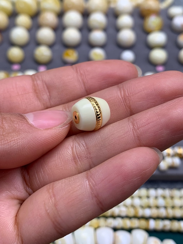 满蜜浓蜡接近无纹阿尔卑斯汉堡11.2mm