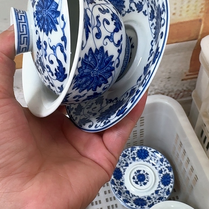 杯青花缠枝莲三才元宝盖碗