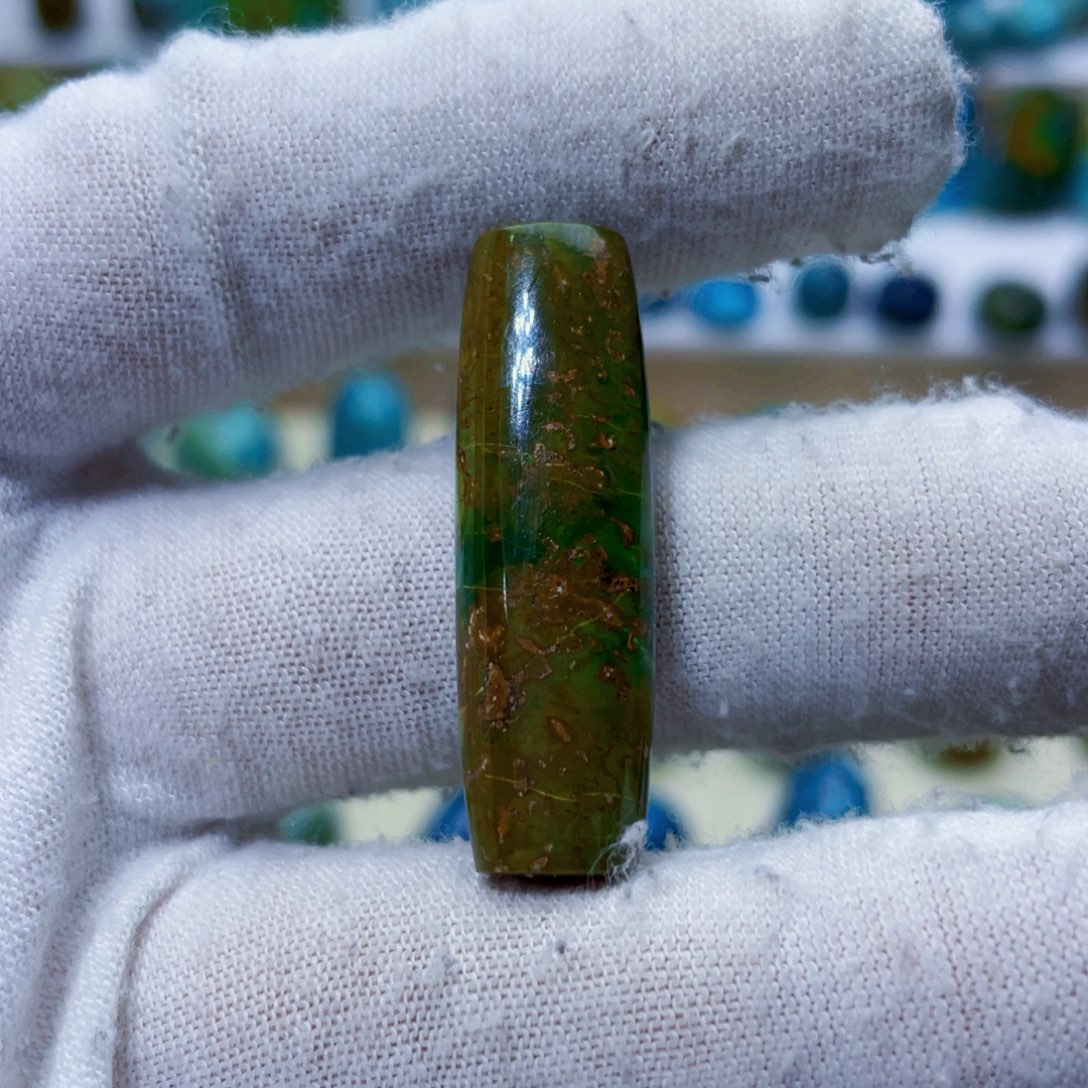 绿松石未镶嵌饰品