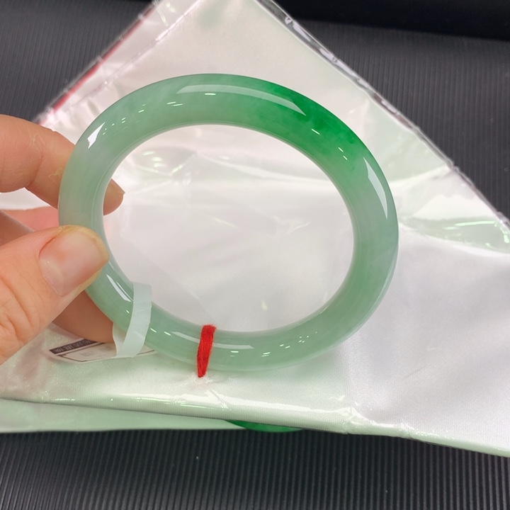 翡翠未镶嵌手镯圆条57.5