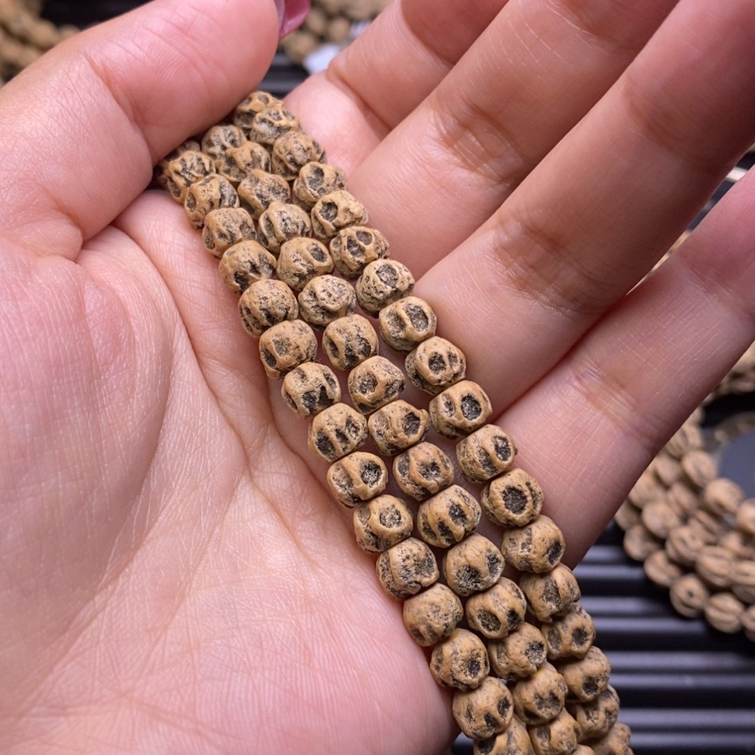 柏香籽/百香籽吊坠游****?