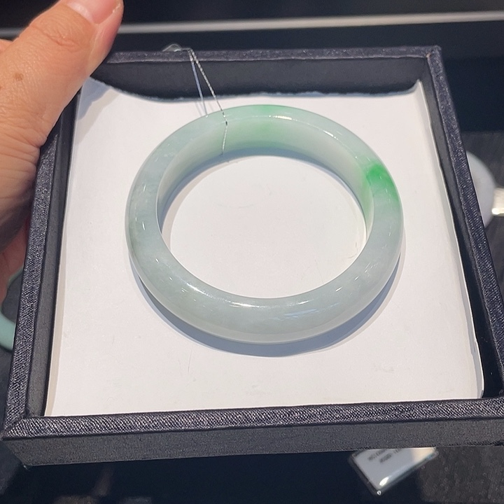 翡翠未镶嵌手镯翡翠手镯