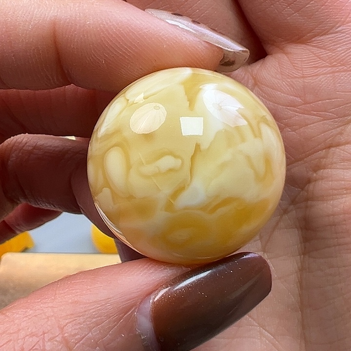 蜜蜡未镶嵌珠宝奇石