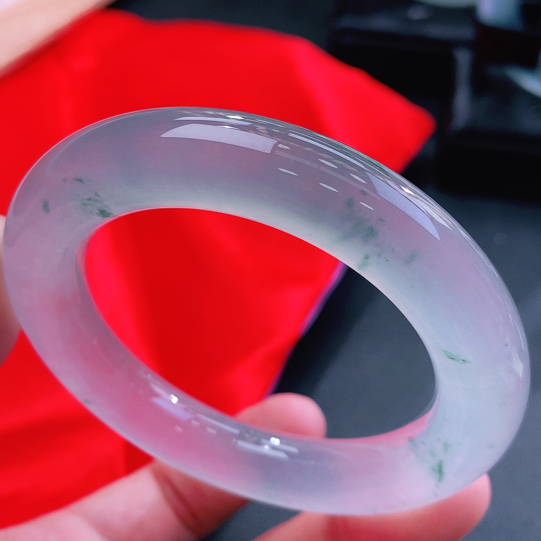 翡翠未镶嵌手镯定金10万 总价68万支持送货上门