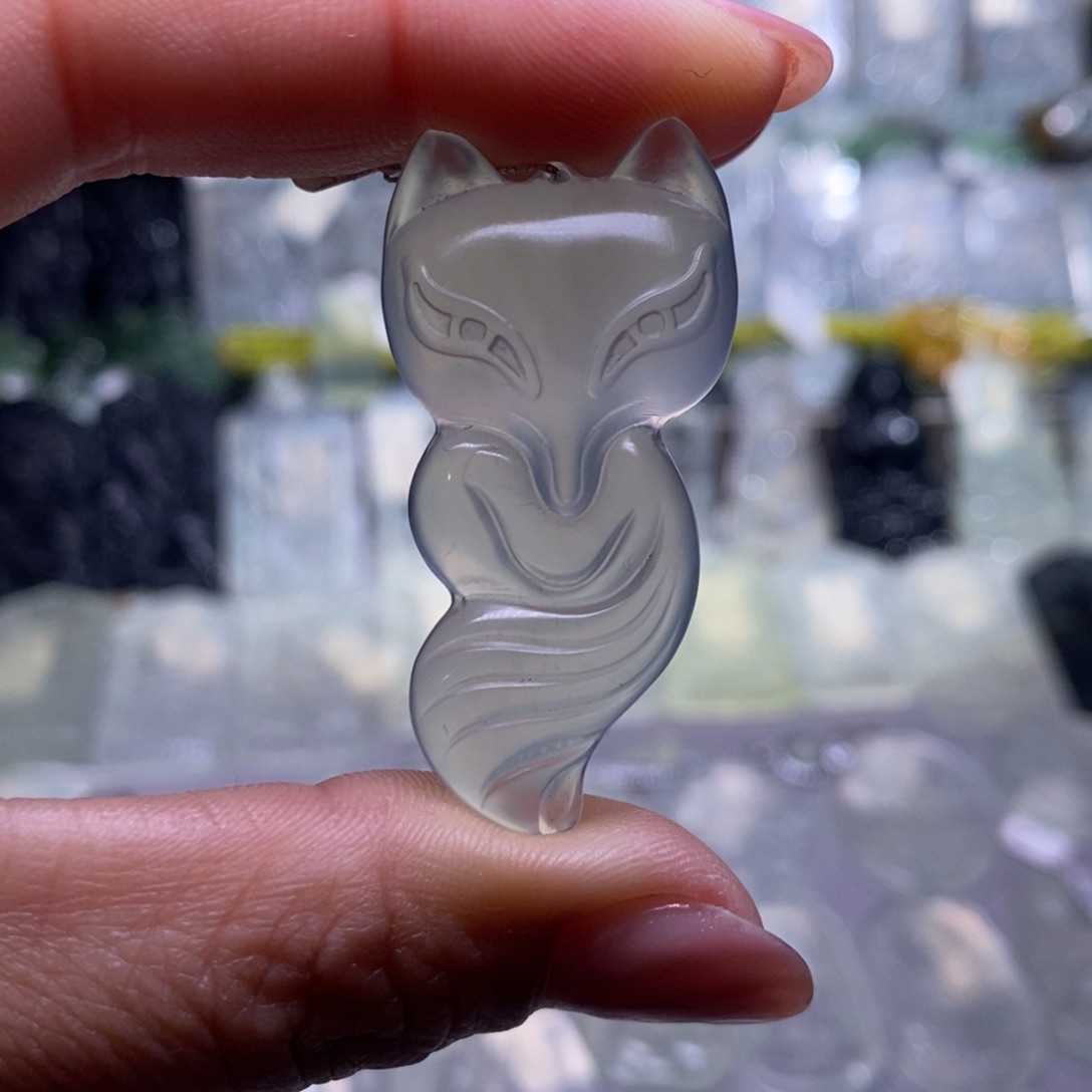 蛇纹石玉颈饰未镶嵌，