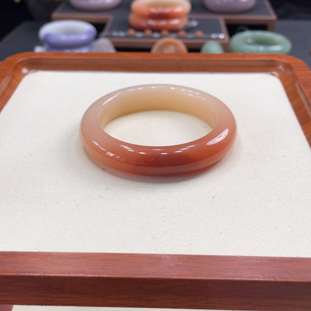 石英岩玉手镯未镶嵌