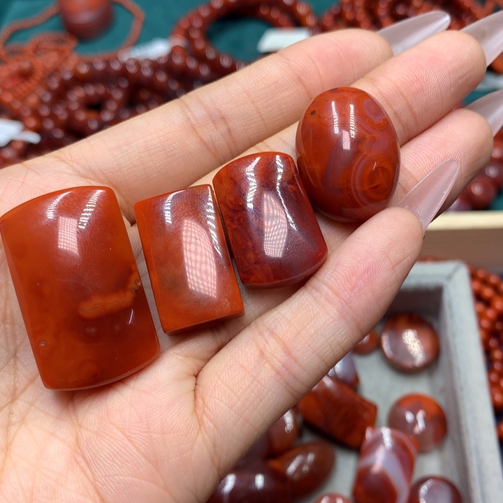 南红玛瑙吊坠(不含链)未镶嵌十***?