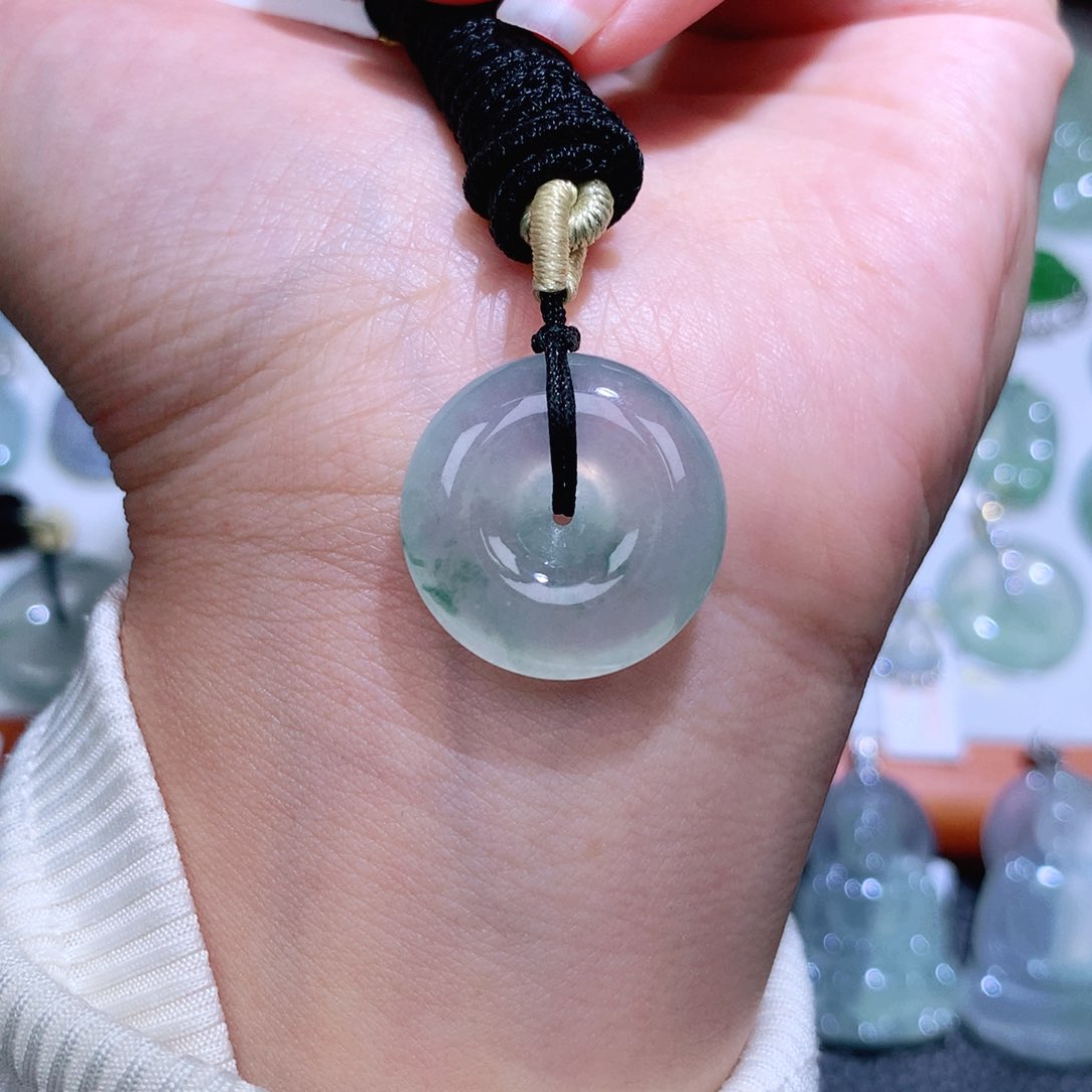 翡翠未镶嵌颈饰扣子