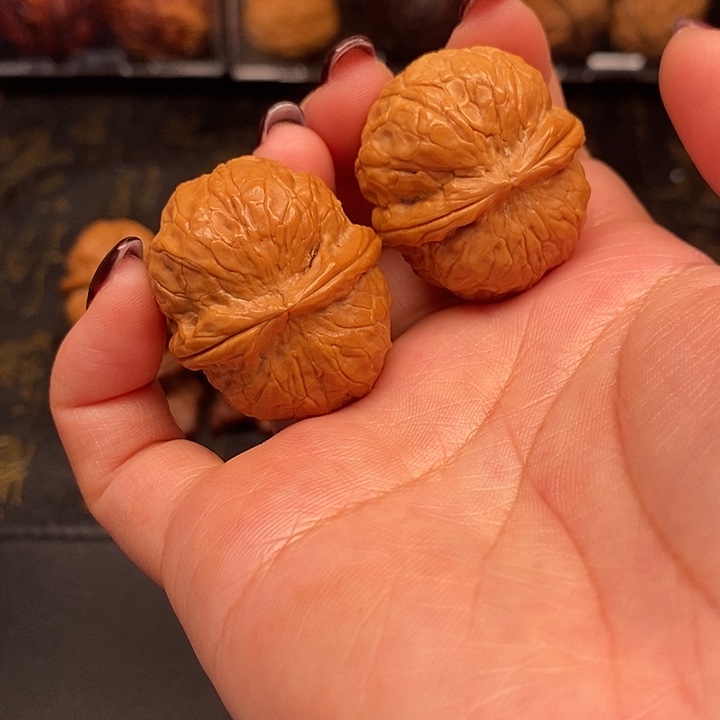 文玩核桃吊坠金锭元宝