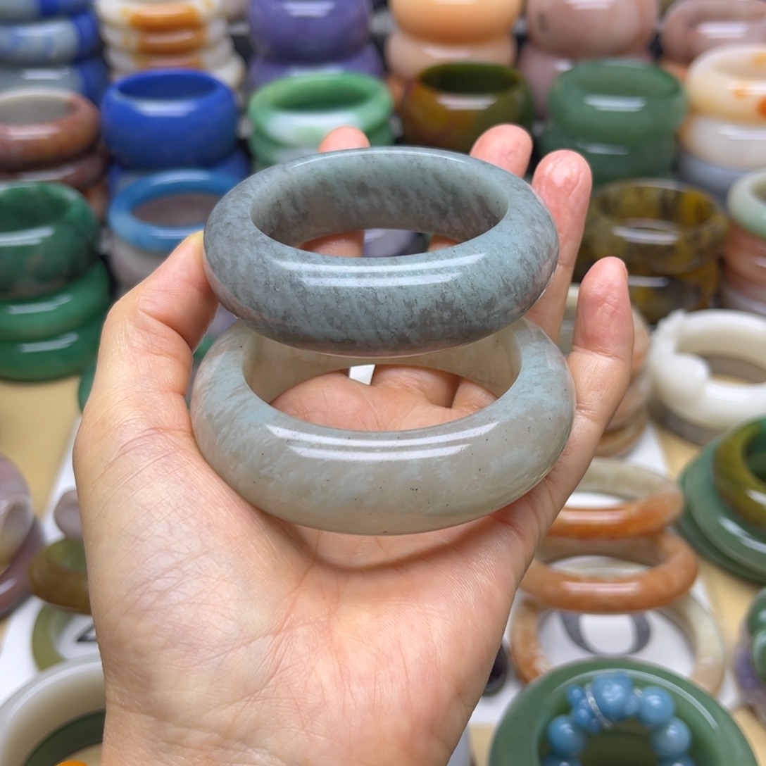 石英质玉未镶嵌手镯