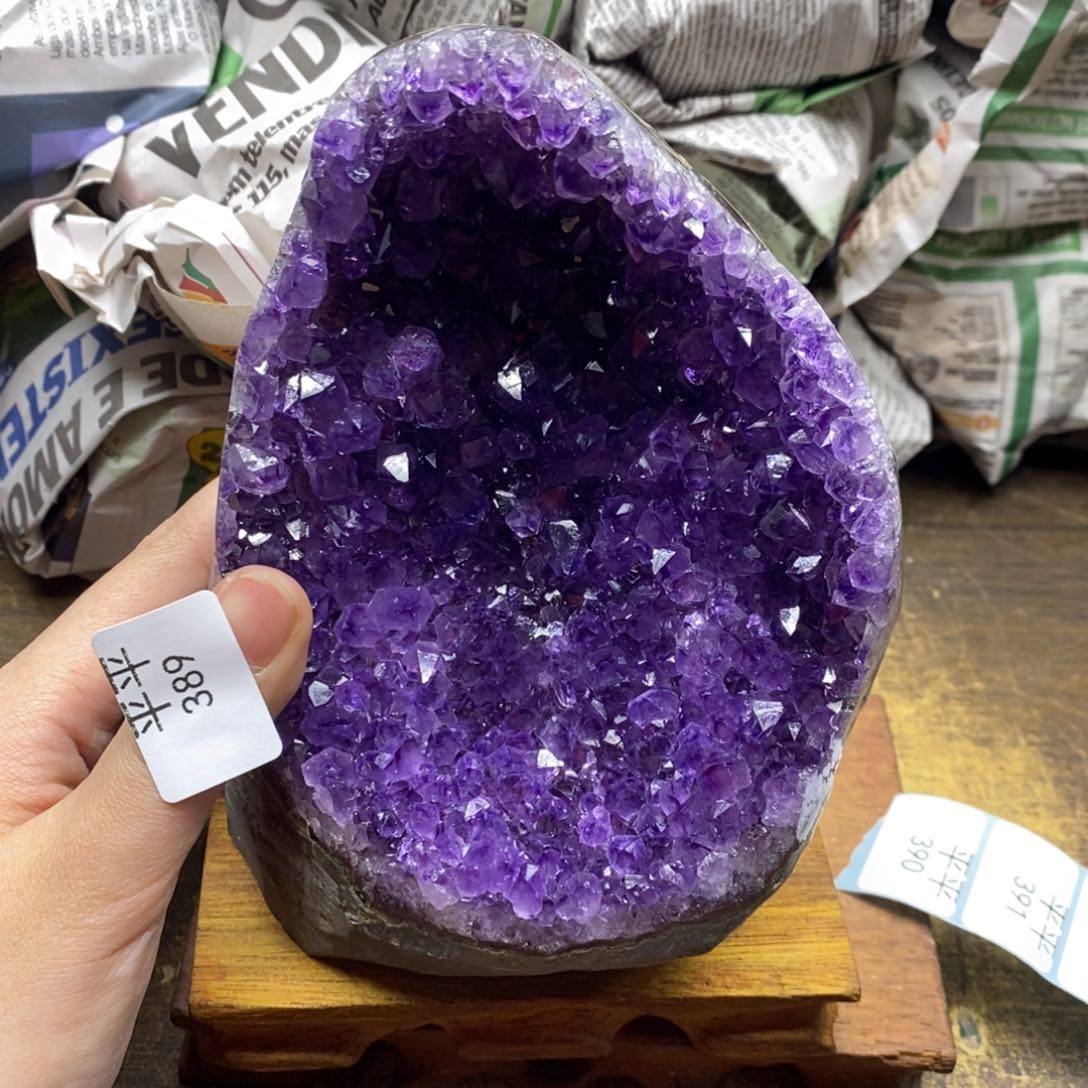 紫晶乌拉圭未镶嵌