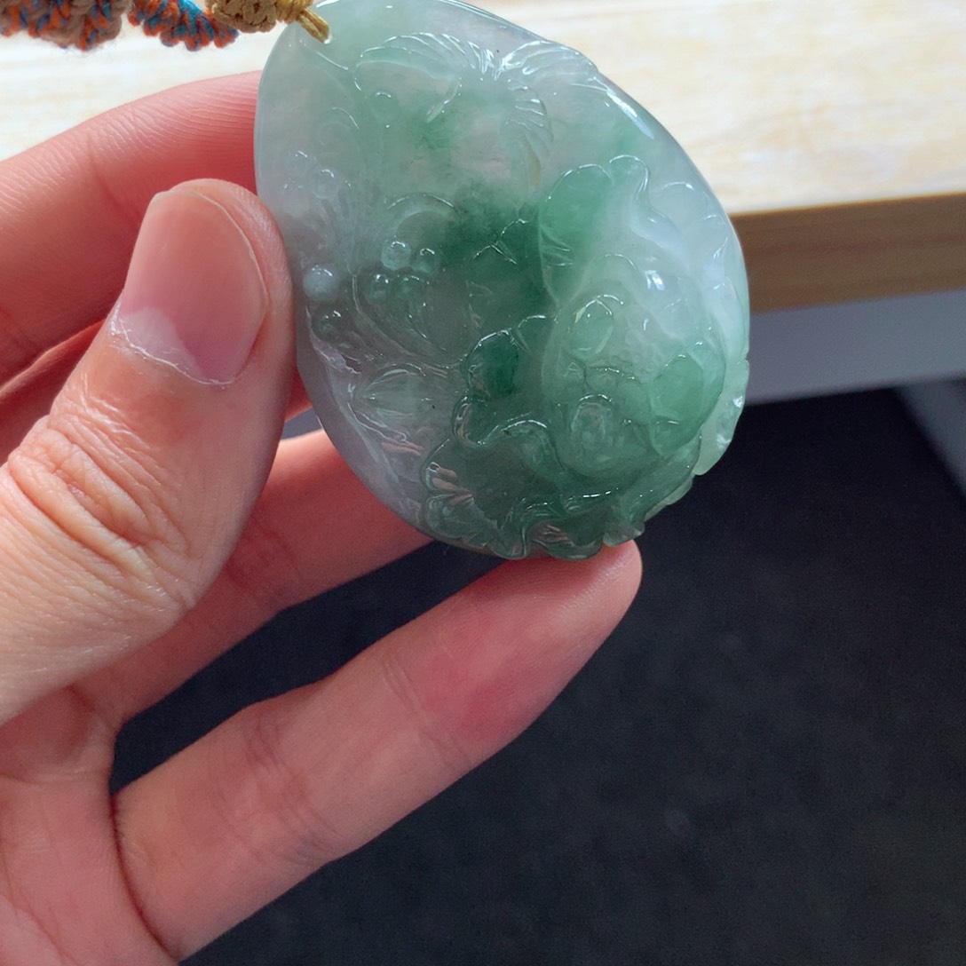 翡翠颈饰未镶嵌吊坠