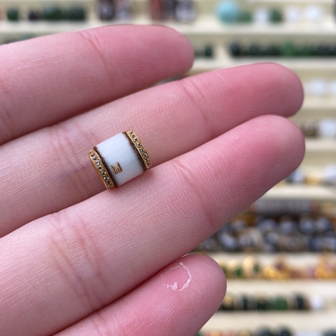 玛瑙/玉髓18K金镶嵌颈饰