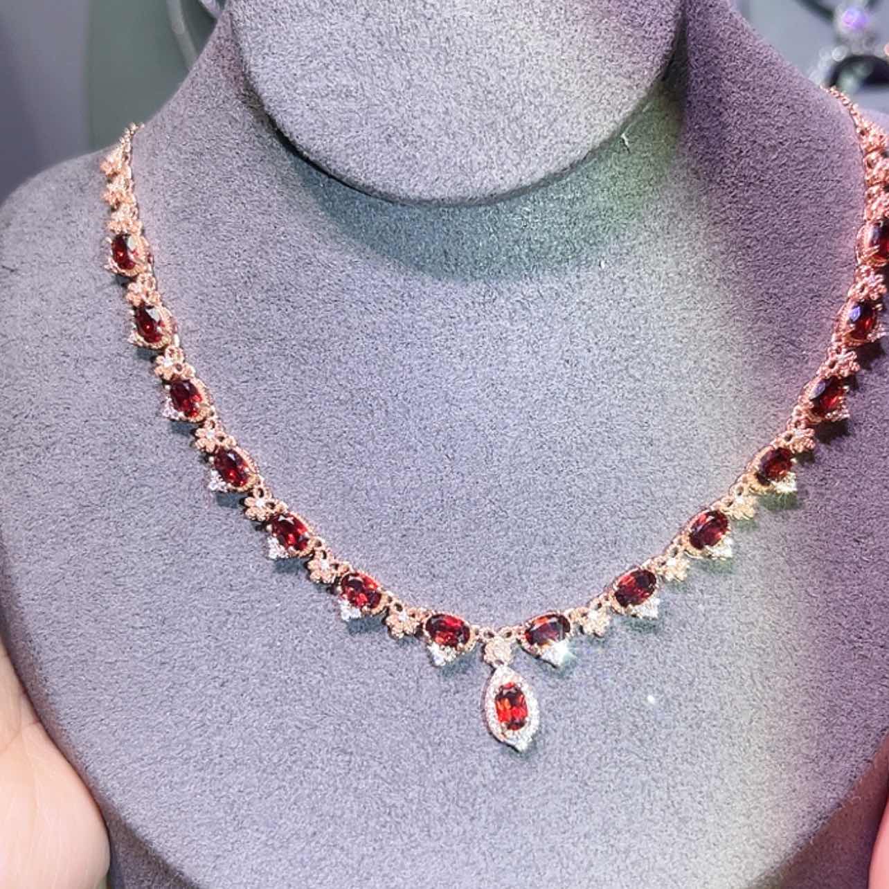 【闪购商品】石榴石颈饰银S925镶嵌