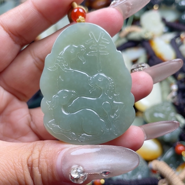 和田玉颈饰未镶嵌双面