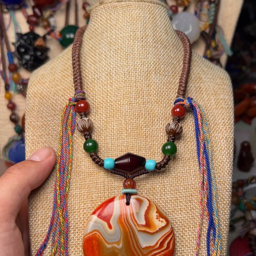 玛瑙/玉髓颈饰未镶嵌