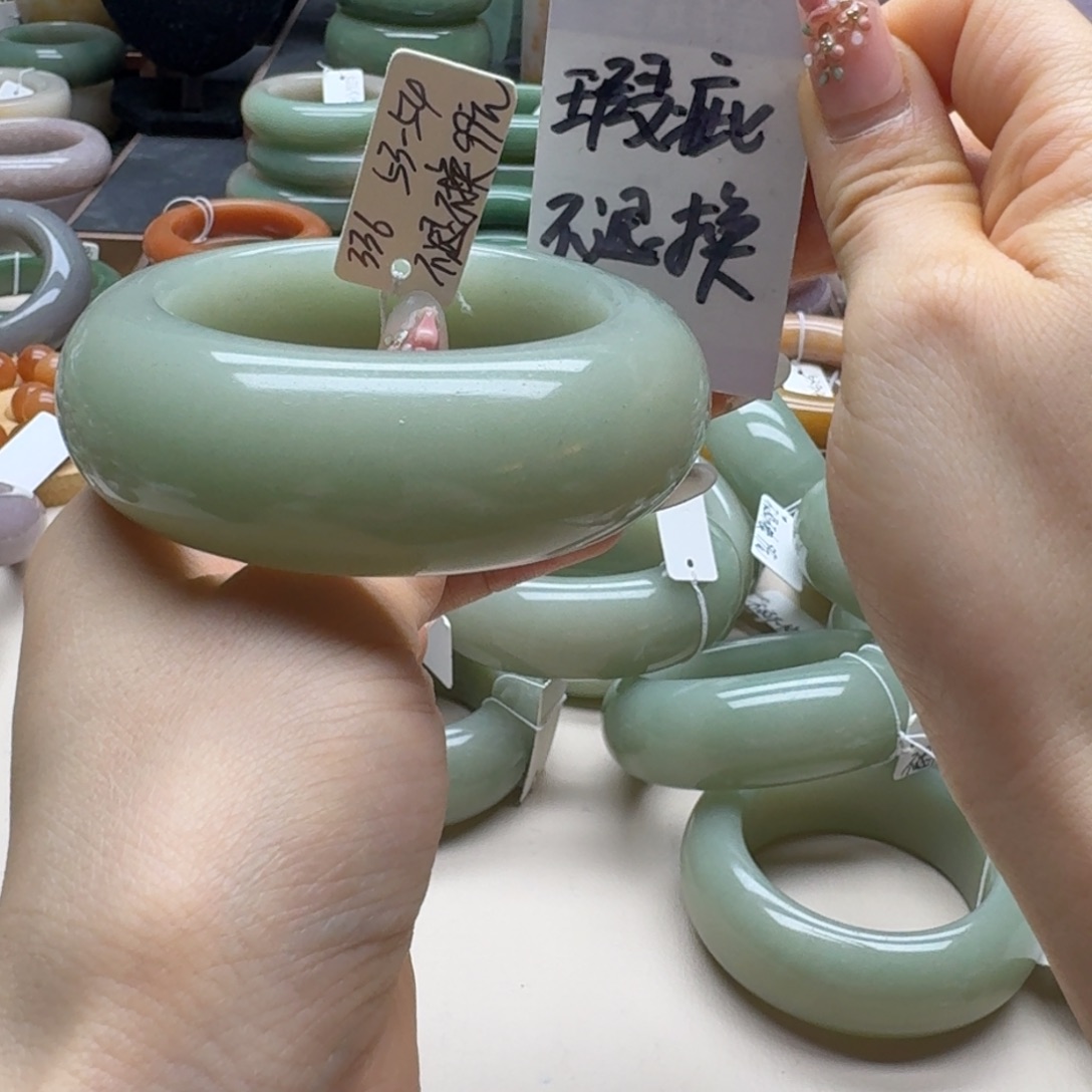 石英质玉未镶嵌手镯