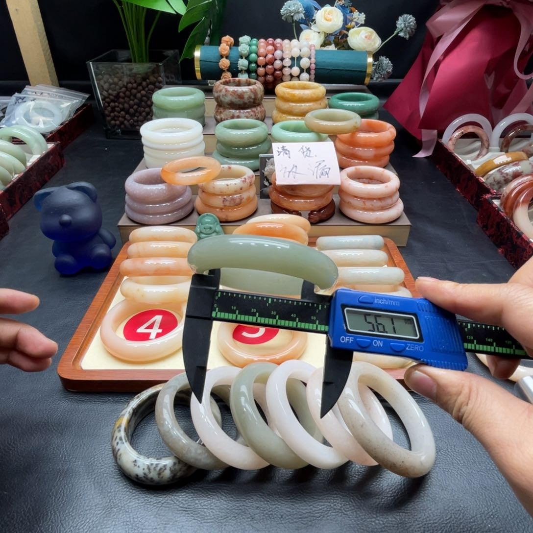 石英质玉未镶嵌手镯