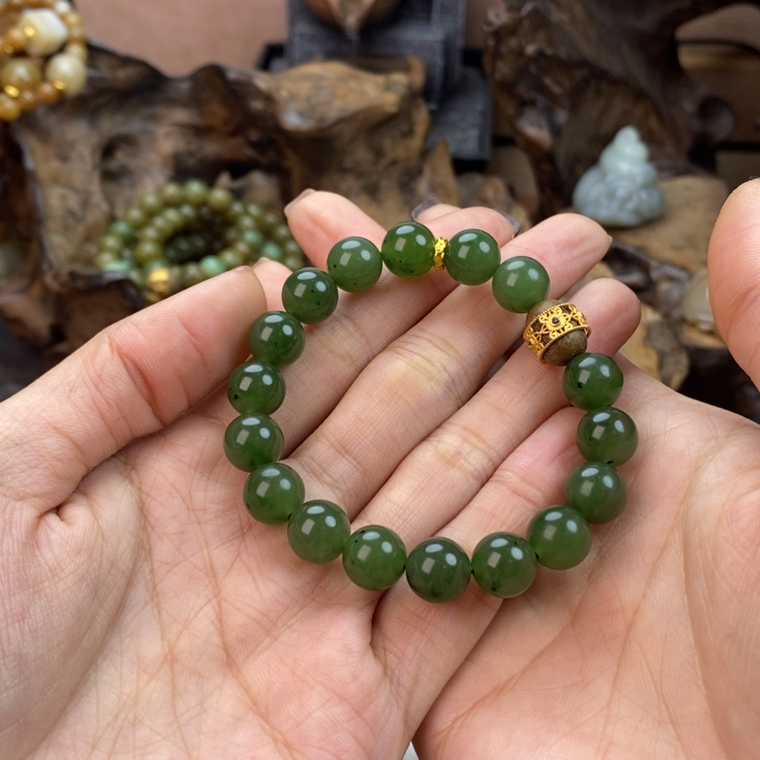 R***7和田玉（碧玉）未镶嵌颈饰