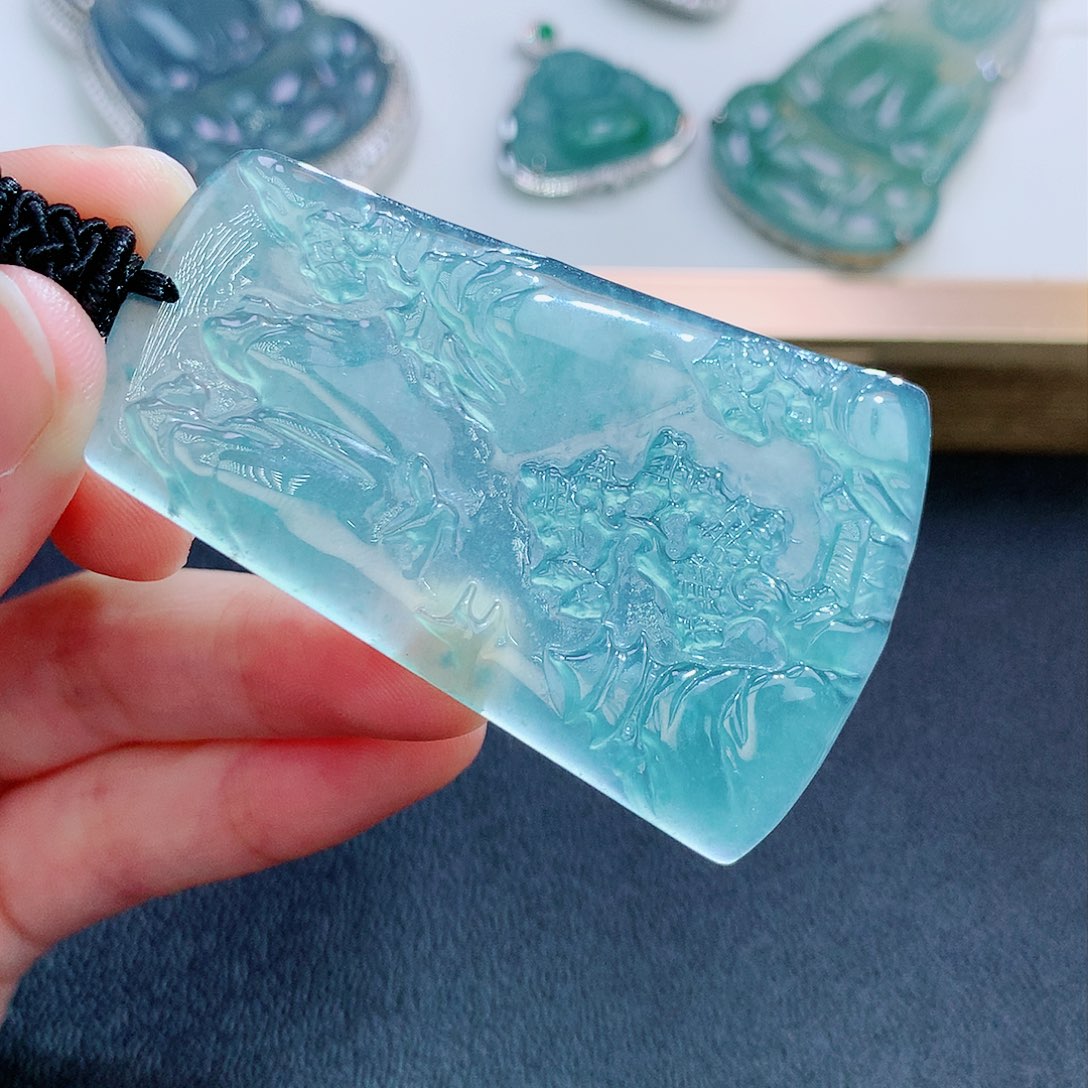 翡翠颈饰未镶嵌翡翠