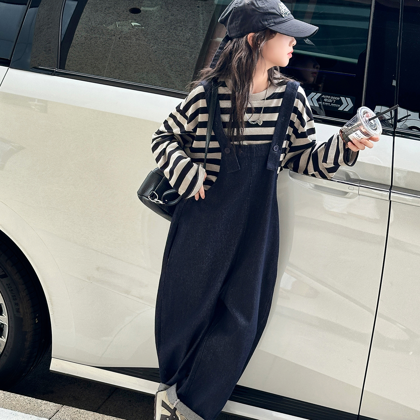 女童套装2025新款儿童休闲洋气时髦条纹长袖T恤春秋装牛仔背带裤