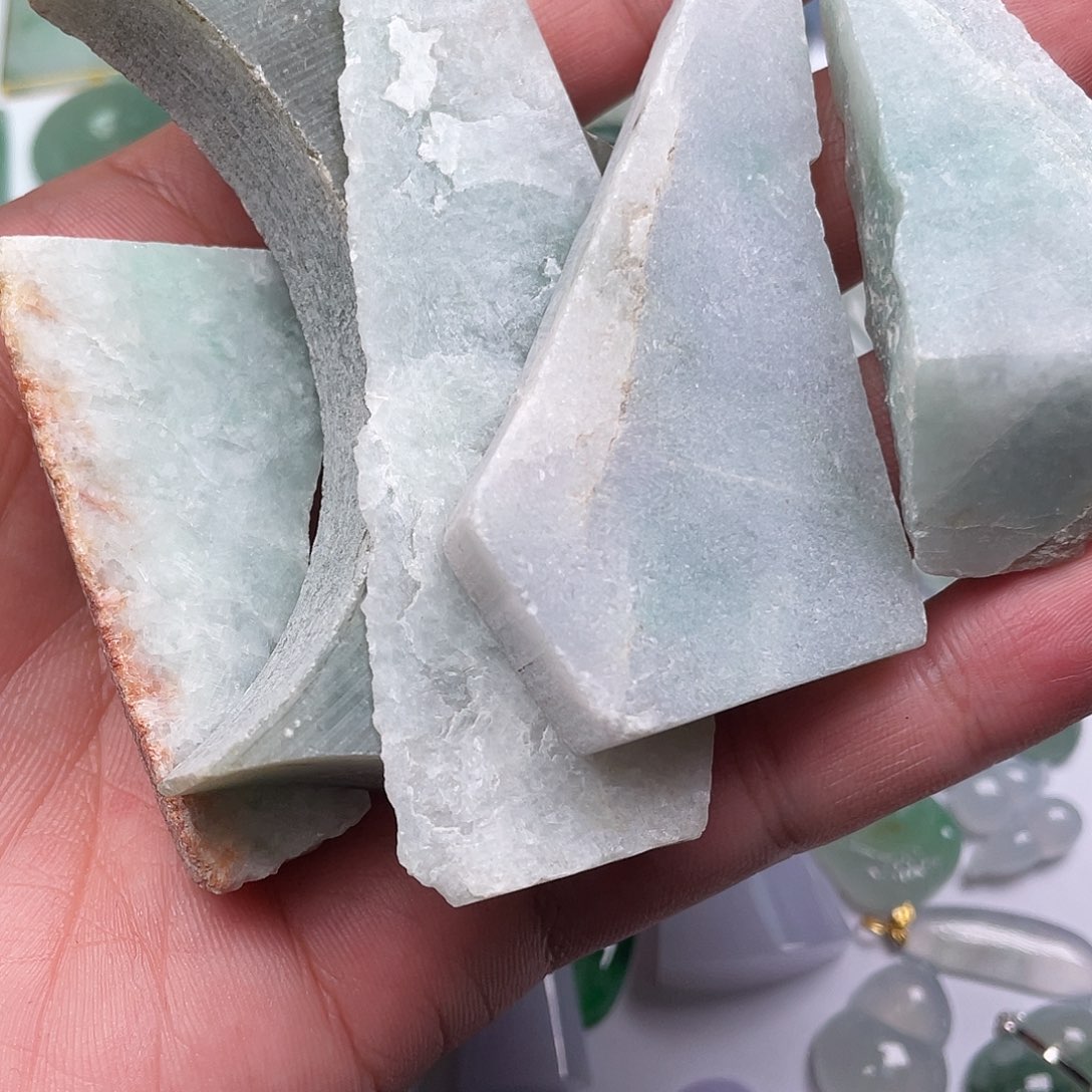 娟***姐翡翠未镶嵌颈饰翡翠