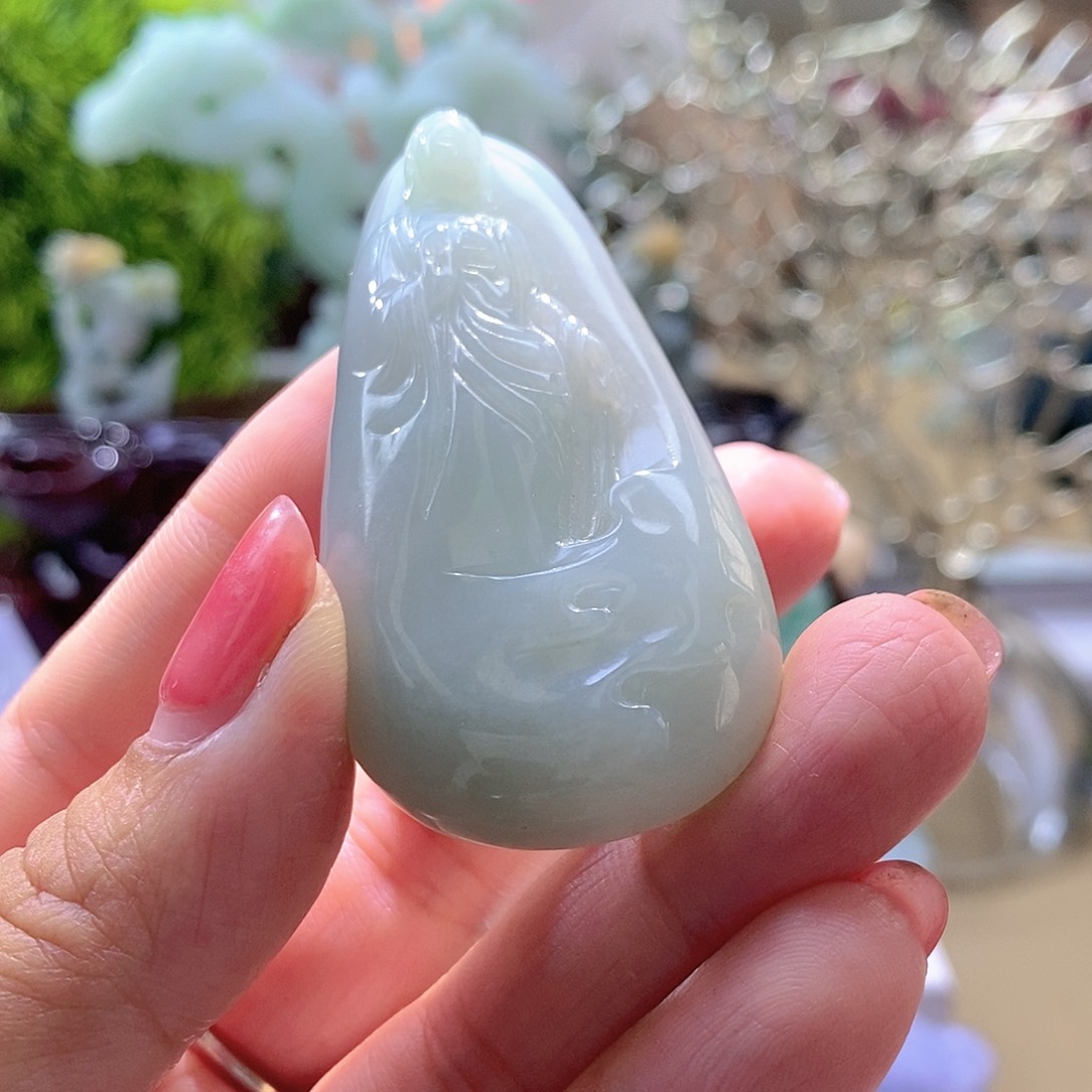 【闪购商品】翡翠未镶嵌颈饰阿咪