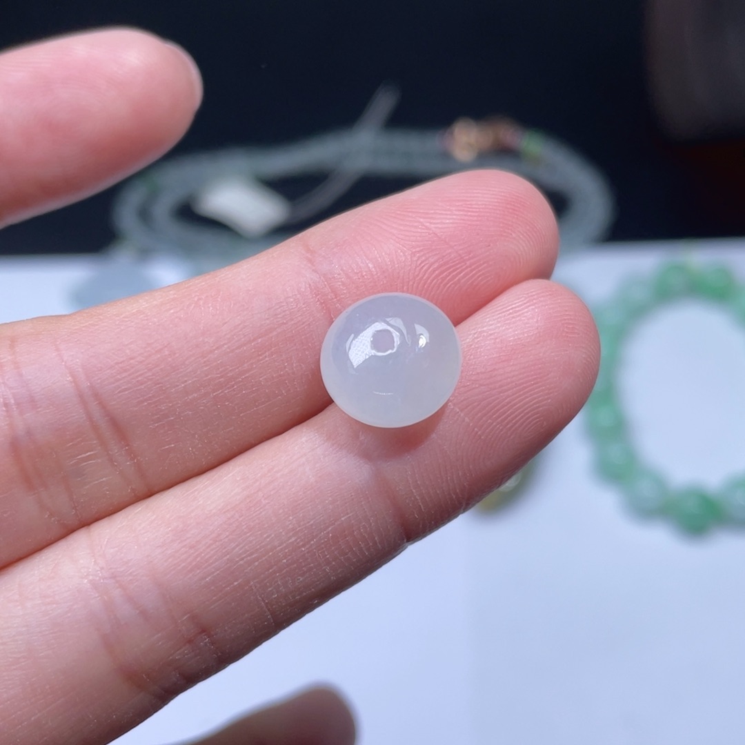 翡翠颈饰未镶嵌珠子