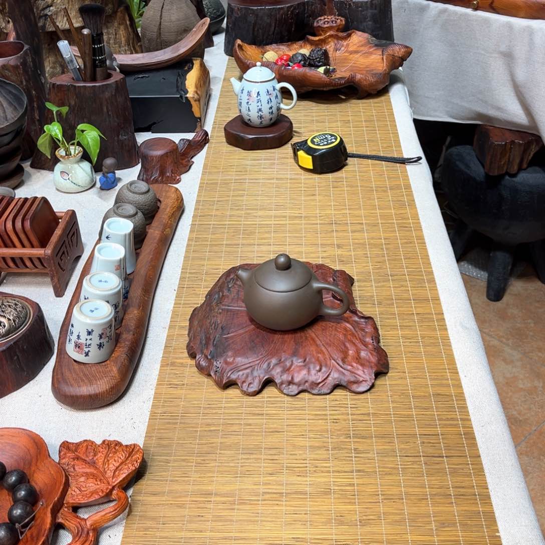 缅甸花梨荷叶壶承