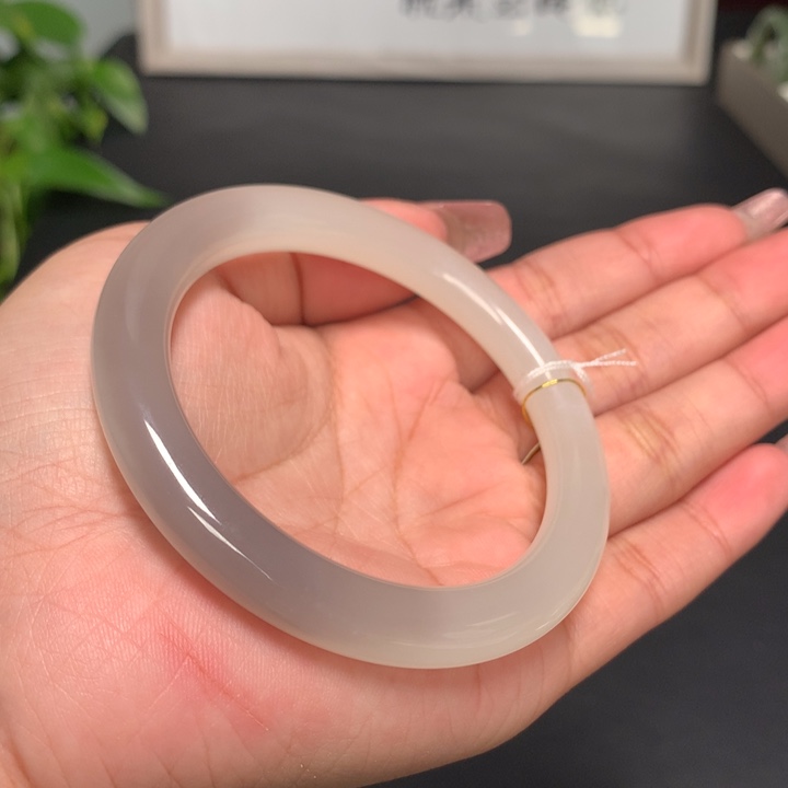 和田玉手镯未镶嵌56