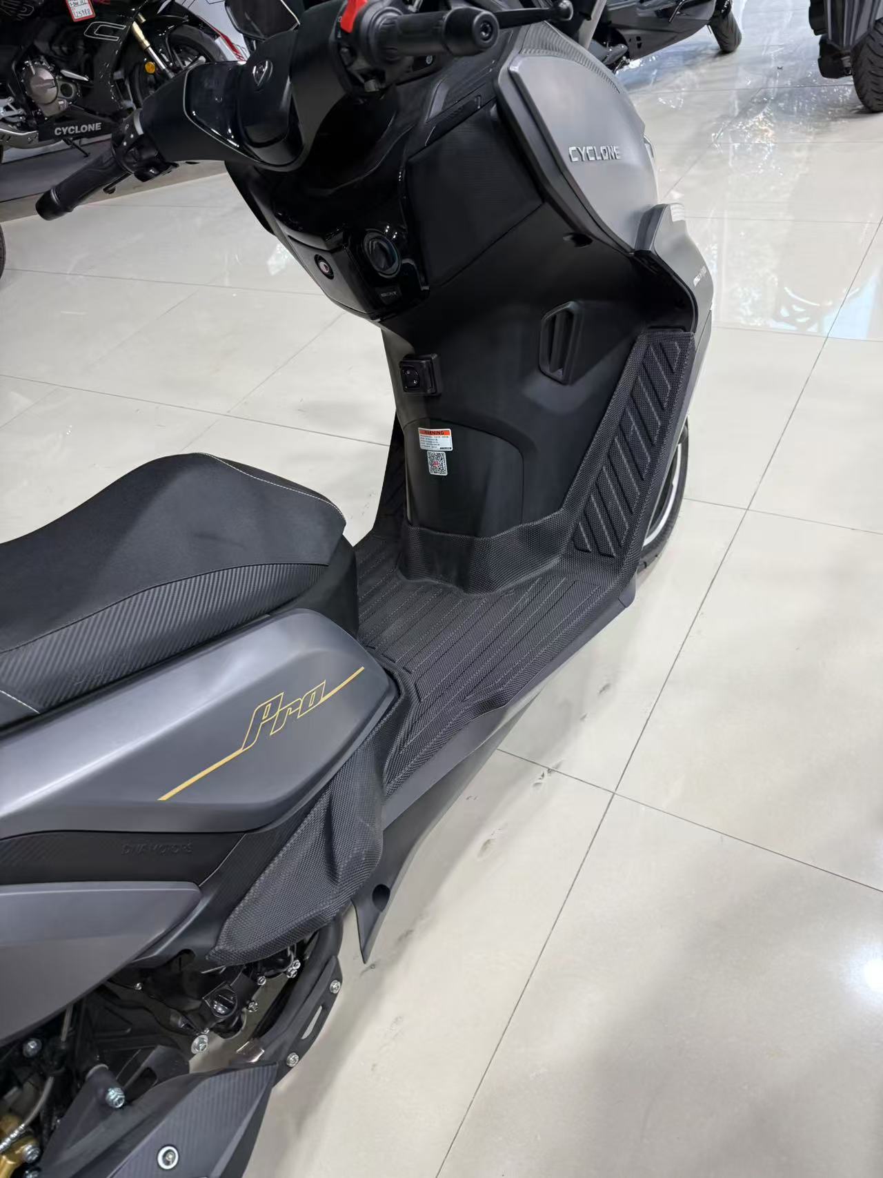 适用塞科龙rt3c250脚垫摩托车大包围脚垫防水防滑加厚耐用