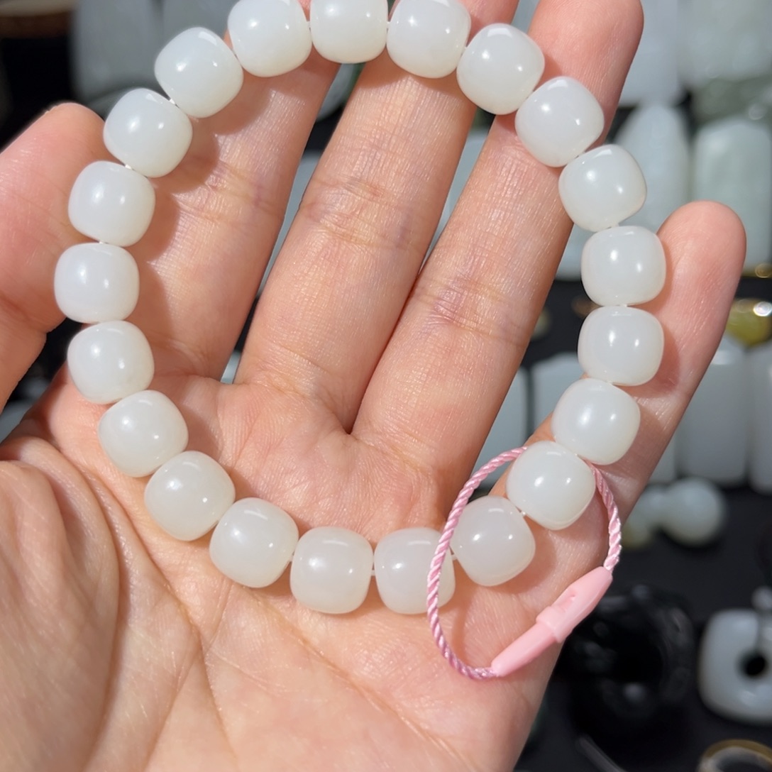 和田玉未镶嵌手串