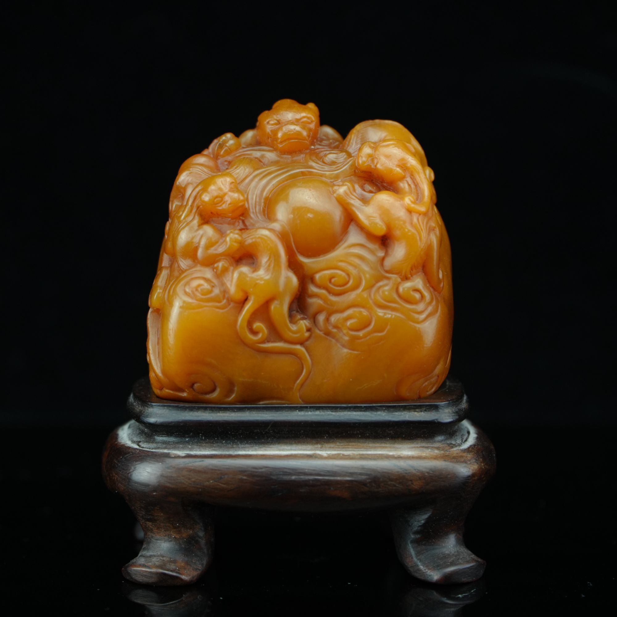 郭功森作/田黄 三花聚顶/朵云轩 TSW34015FY