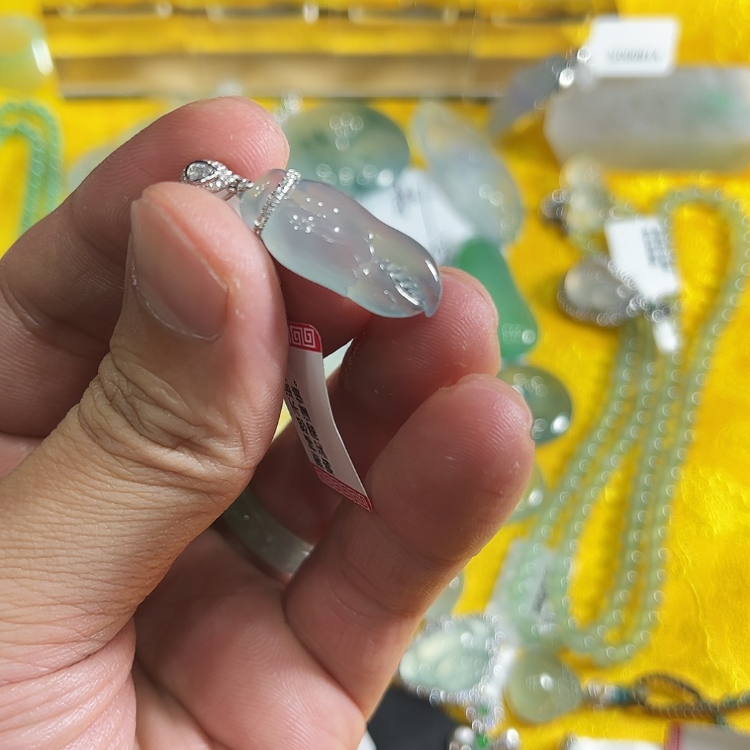 翡翠颈饰18K金镶嵌l****3