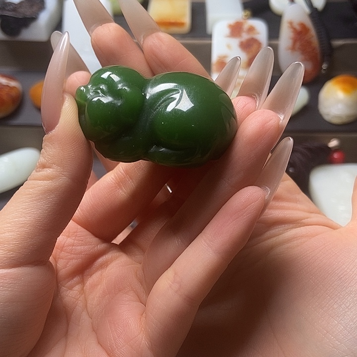 和田玉未镶嵌把件