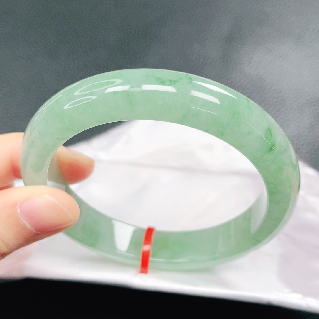 翡翠未镶嵌手镯56圈口