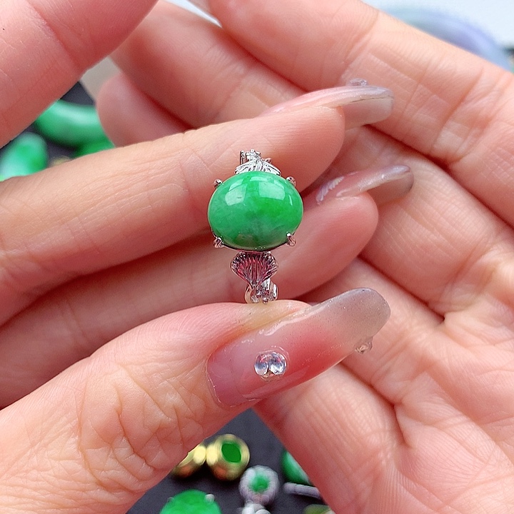 翡翠颈饰银S925镶嵌翡翠