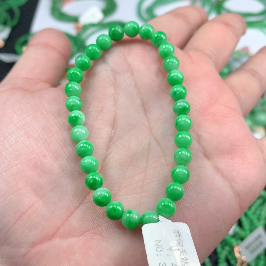 翡翠手链未镶嵌翡翠