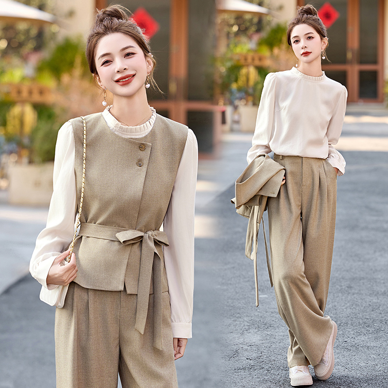 法式职业气质马甲套装女2025春秋新款高级感洋气减龄阔腿裤三件套