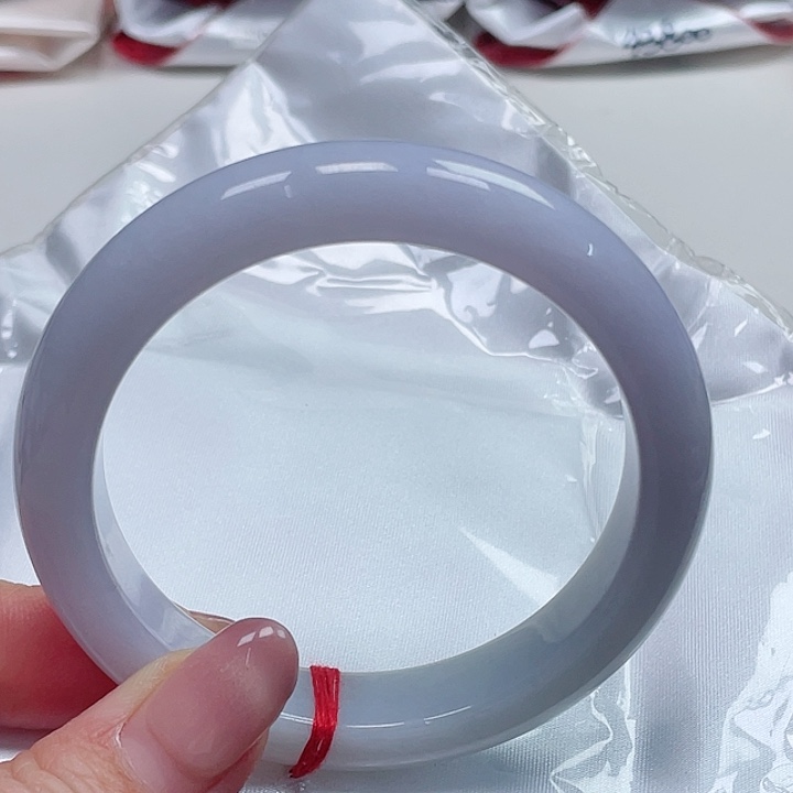 翡翠手镯未镶嵌缅甸翡翠